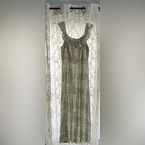 Wonderly Green Sleeveless Maxi Dress for all occasions a lot of give on bodice.